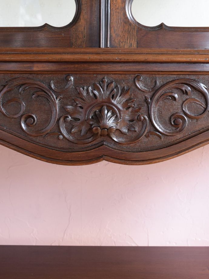 アンティーク家具の装飾