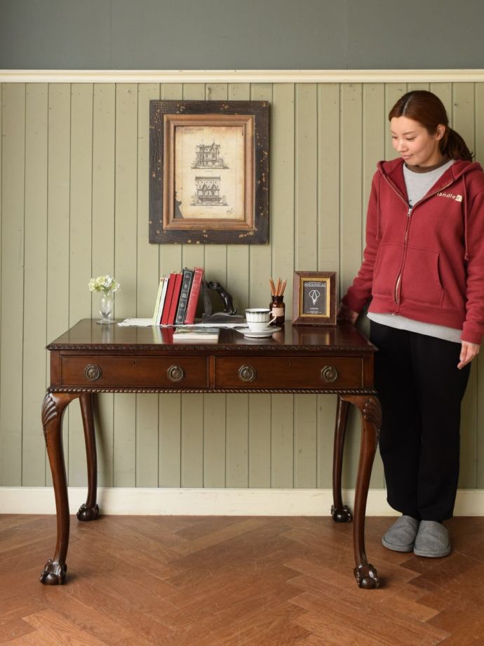 英国アンティークのデスク