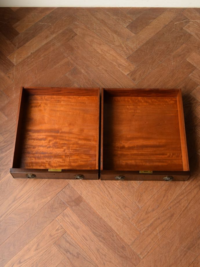 アンティークデスクの引き出し