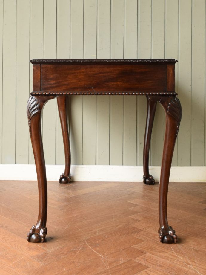 書斎デスクの側面