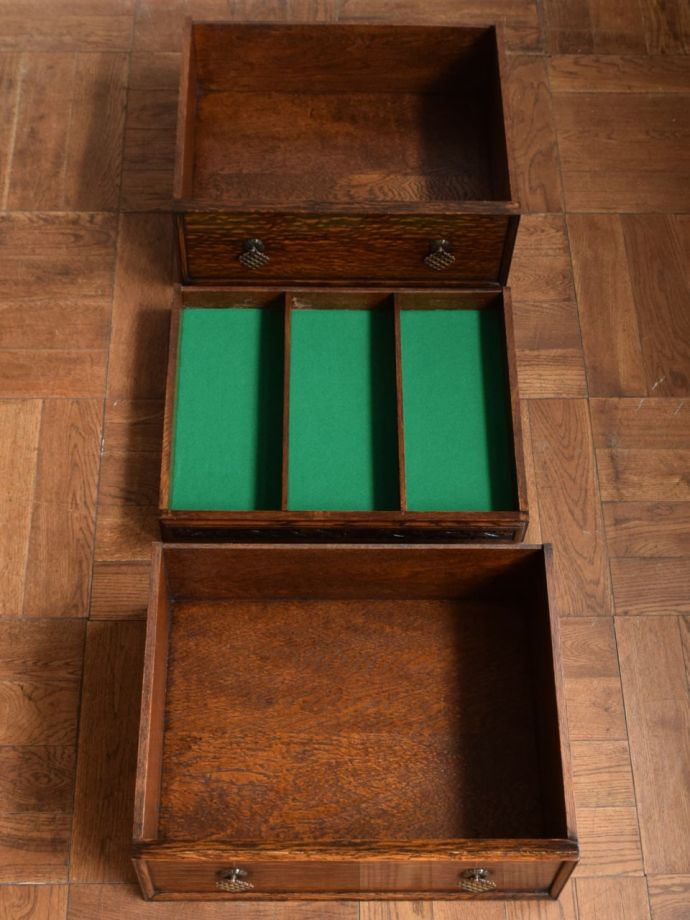 サイドボードの引き出し