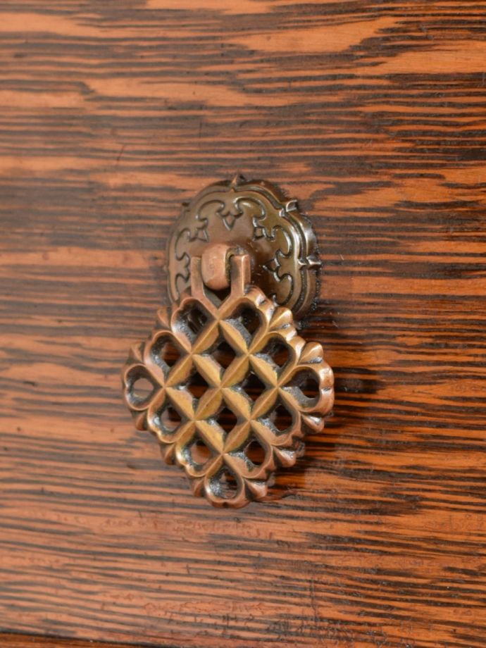 アンティーク家具の取っ手