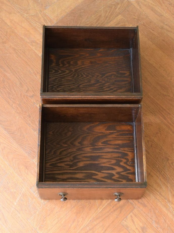 サイドボードの引き出し