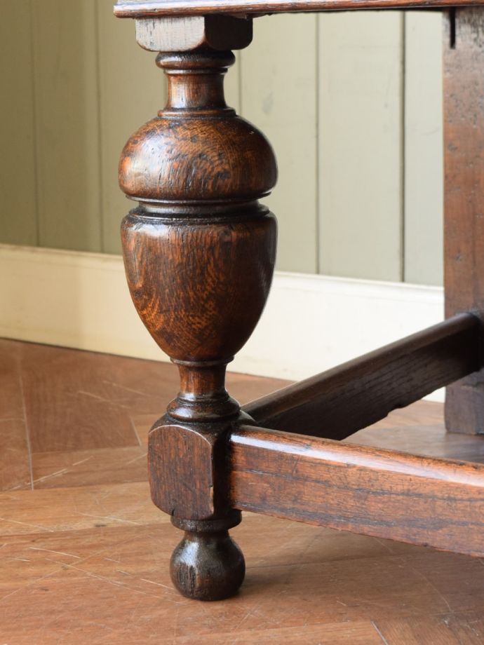 アンティーク家具の脚