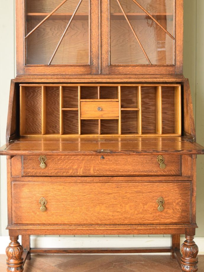 ビューローの扉の中