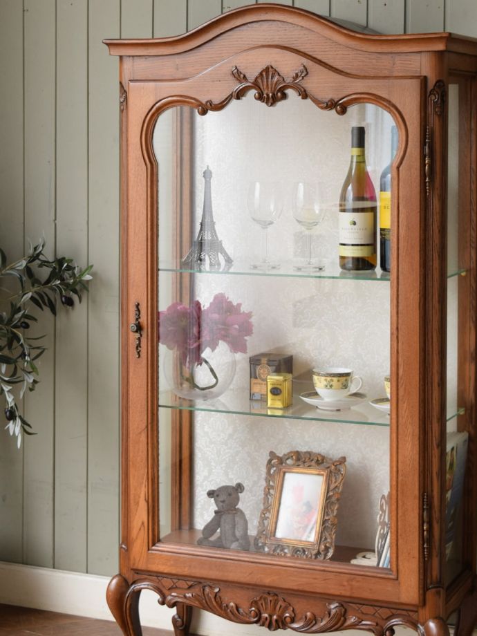 フランスのアンティークらしい美しい彫