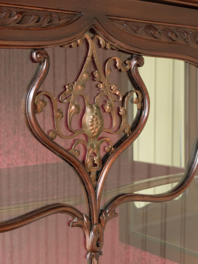 パーラーキャビネットの装飾