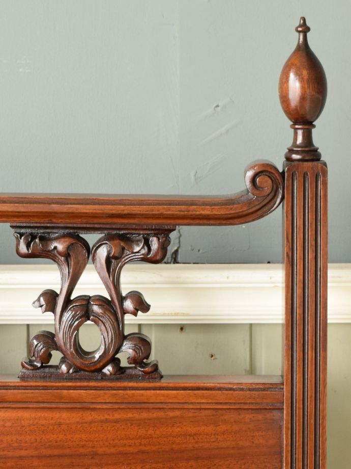 アンティーク家具の装飾