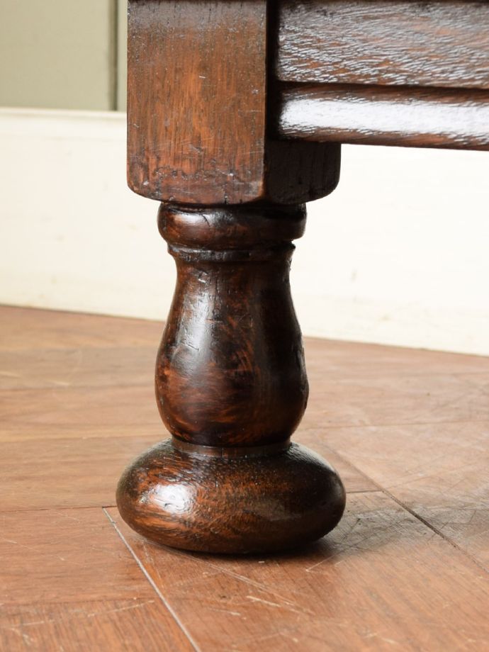 アンティーク家具の脚