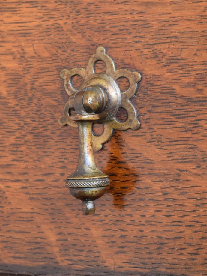 アンティークチェストの取っ手