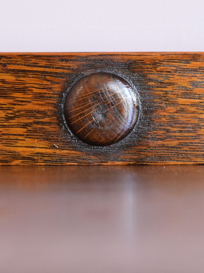 アンティークチェストの装飾