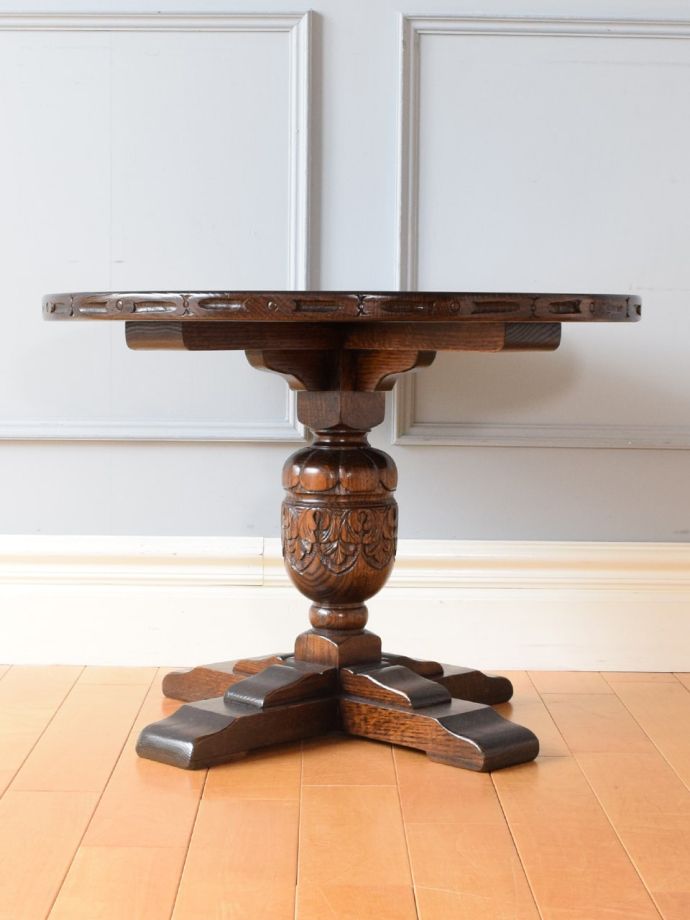 コーヒーテーブルの側面