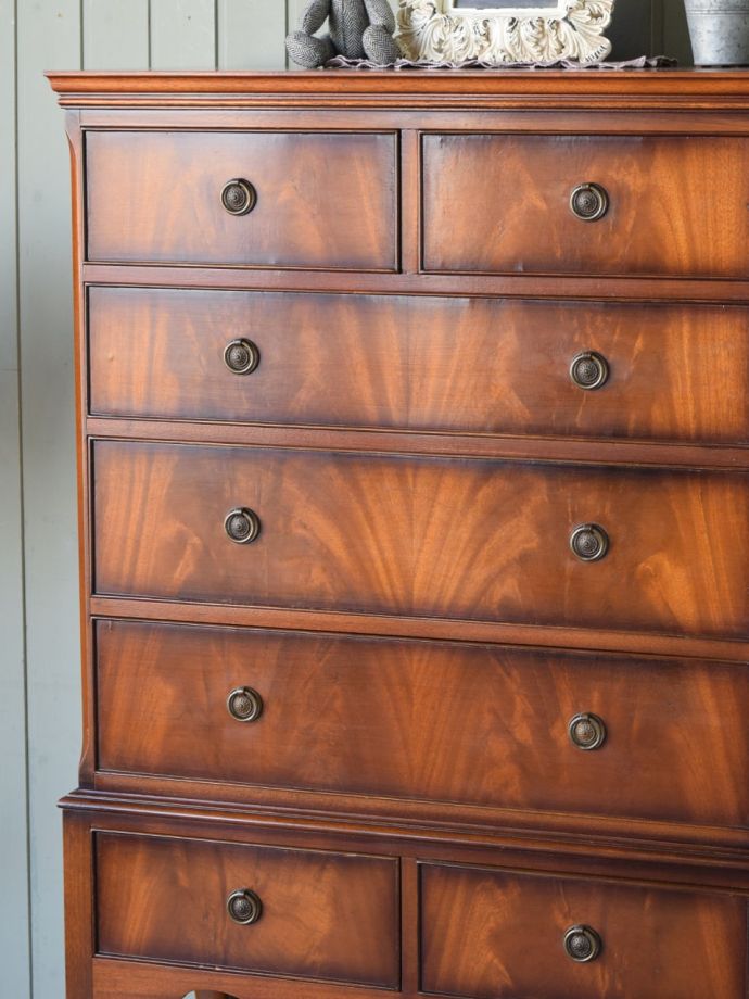 アンティークチェストの美しい木目