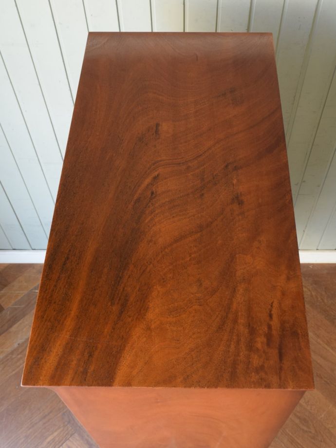 おしゃれなチェストの天板