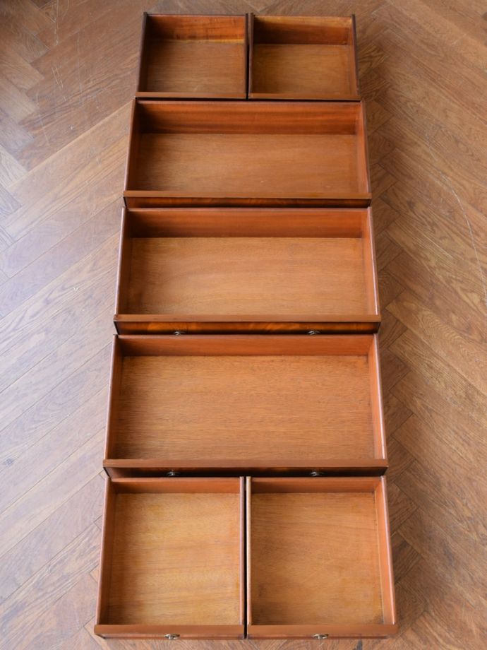 おしゃれなチェストの引き出しの中