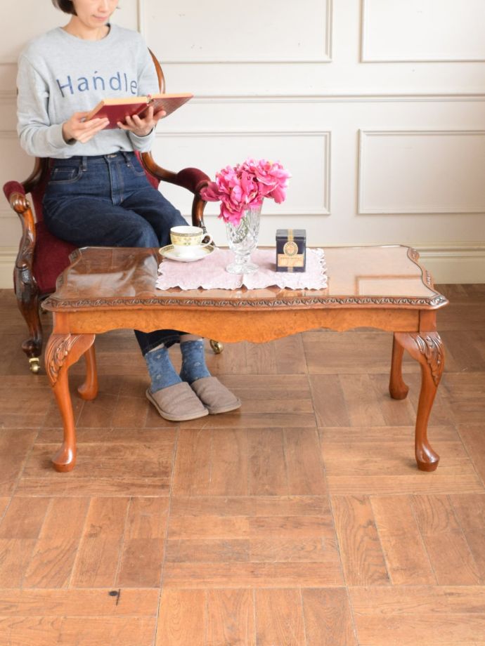 アンティークのコーヒーテーブル