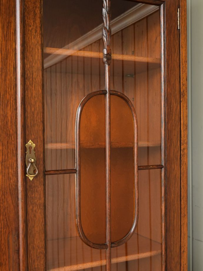 アンティークガラスの扉