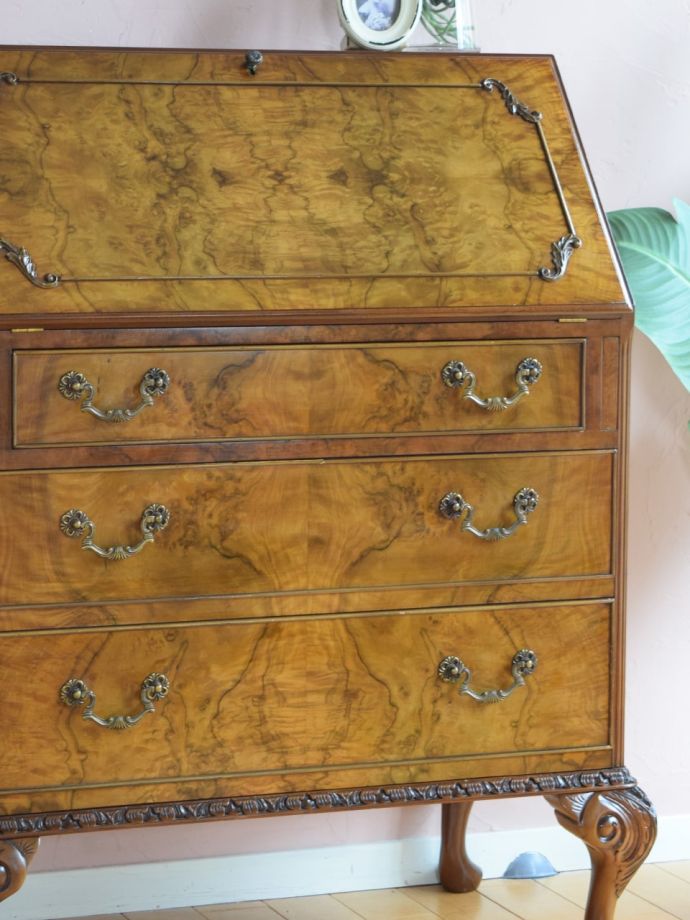 アンティーク家具らしさが漂うビューロー