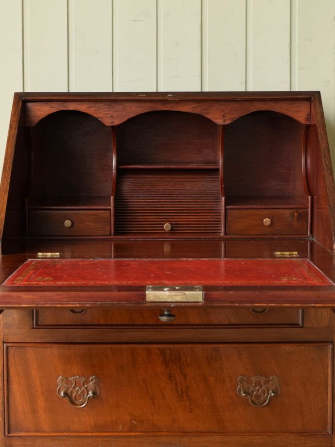 アンティークビューローの扉の中