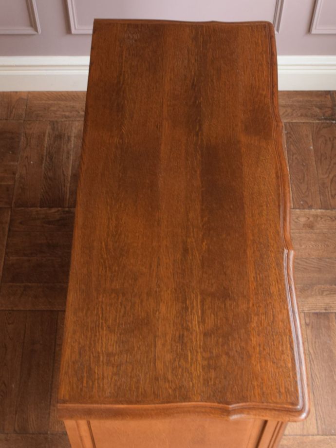 おしゃれなチェストの天板