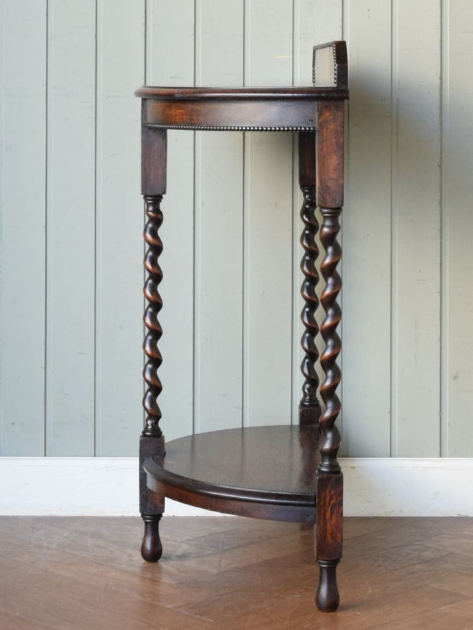 コンソールテーブルの側面