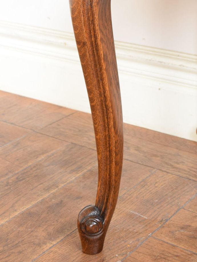 アンティークテーブルの脚