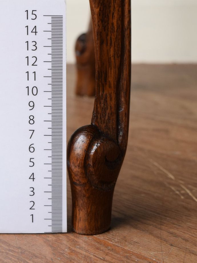 アンティークテーブルの脚