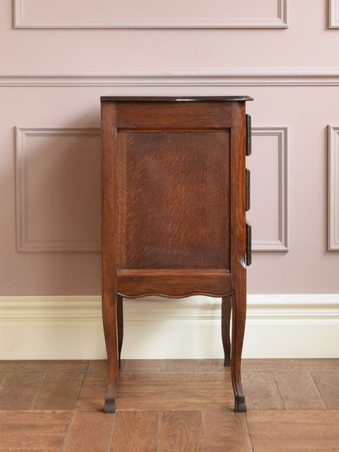 チェストの側面