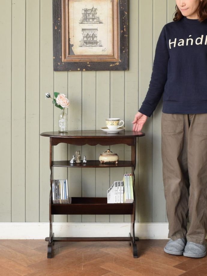 アンティークのオケージョナルテーブル