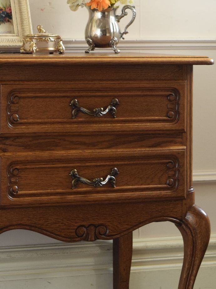 フランスアンティーク家具らしさが漂う装飾