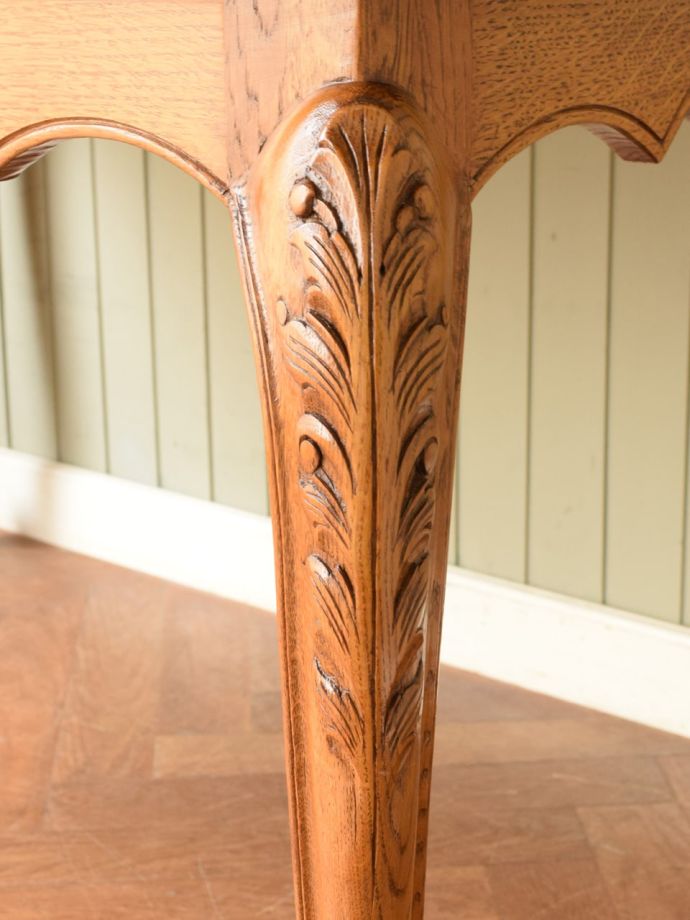 アンティークらしい彫