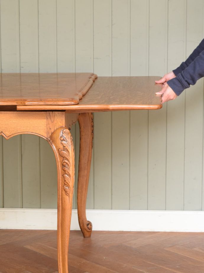 フランスの伸長式テーブル、猫脚が優雅なアンティークのダイニング