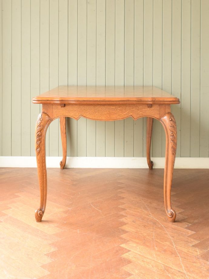 フランスの伸長式テーブル、猫脚が優雅なアンティークのダイニング