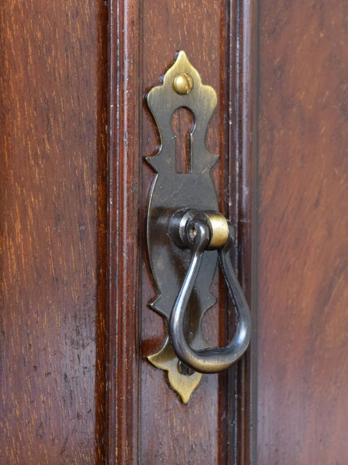 サイドバイサイドの取っ手