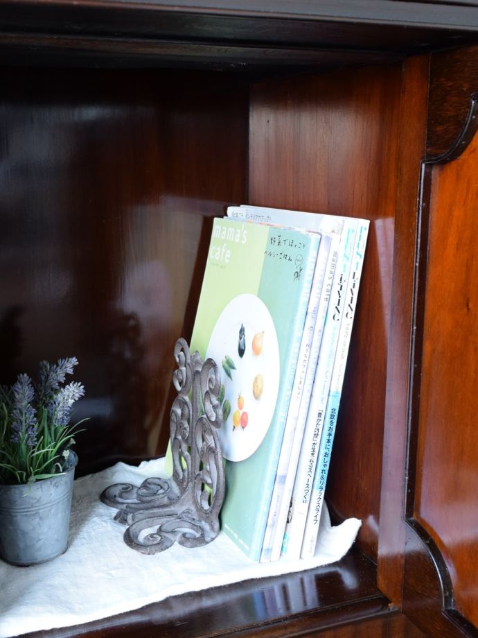 収納たっぷりのキャビネット