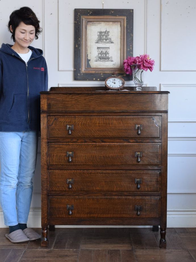 英国アンティークのチェスト