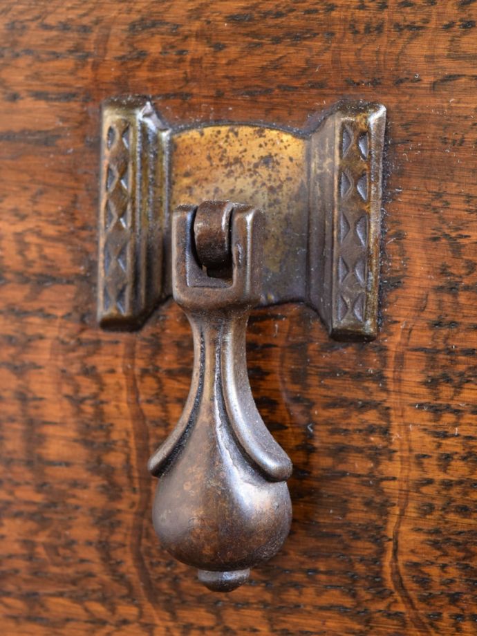 アンティークチェストの取っ手