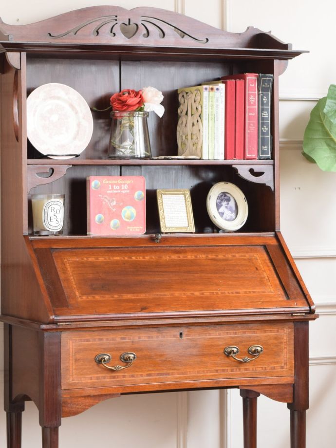 アンティーク家具らしさが漂うビューロー