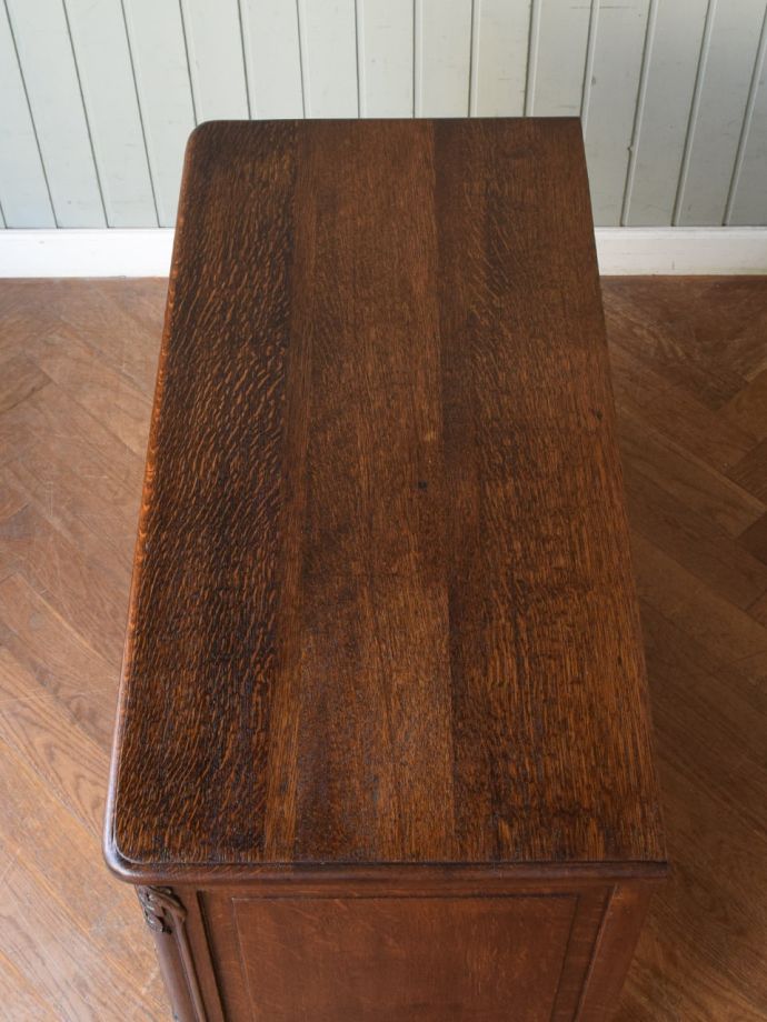 フランスのチェストの天板