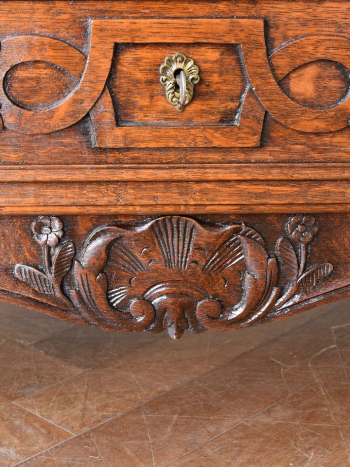 チェストの装飾