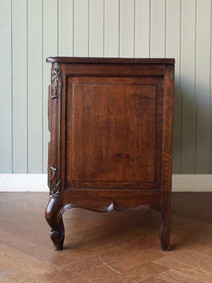 アンティークチェストの側面