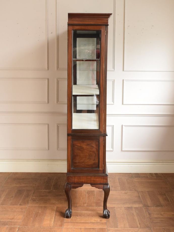 キャビネットの側面