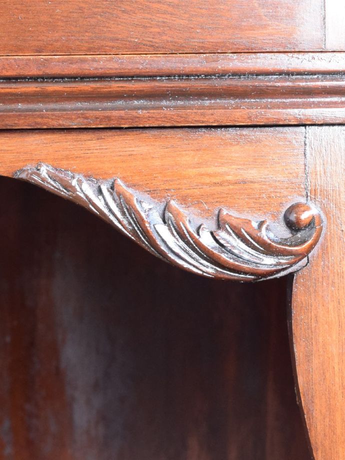 キャビネットの装飾