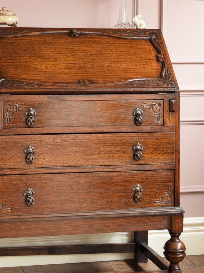 おしゃれなアンティークの家具