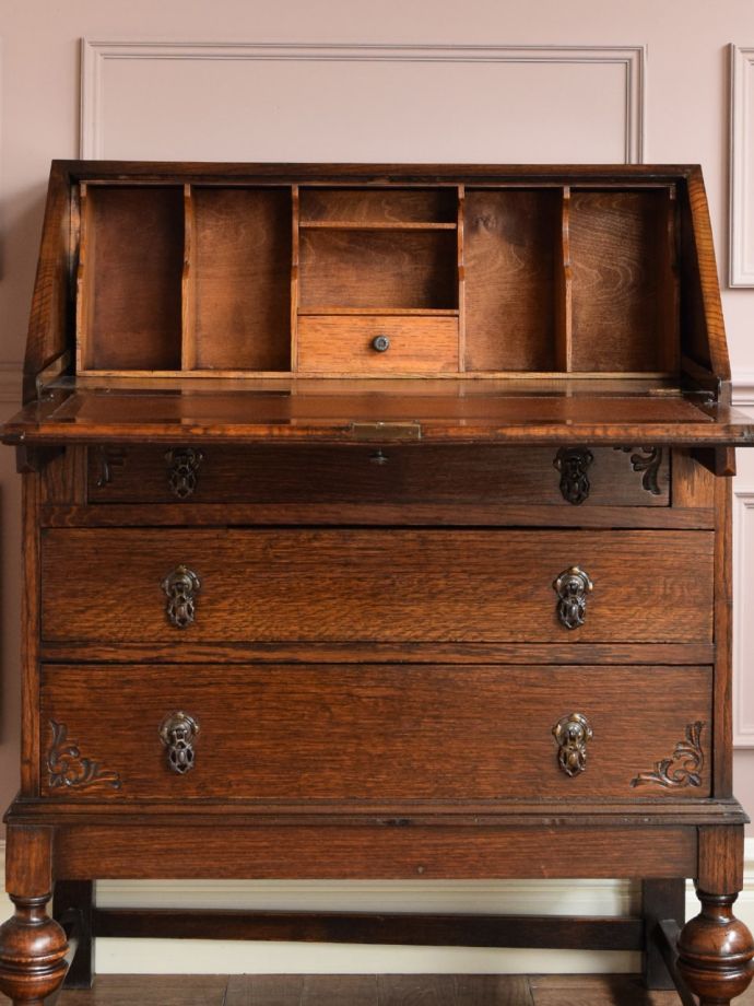 アンティークビューローの扉の中