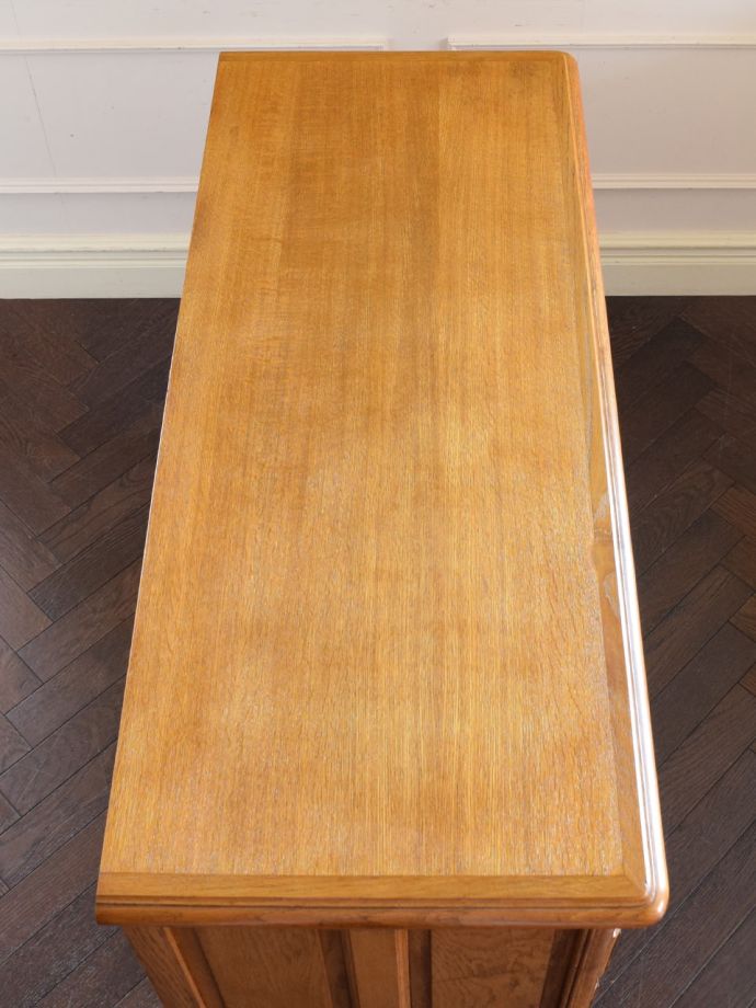 フランスのチェストの天板