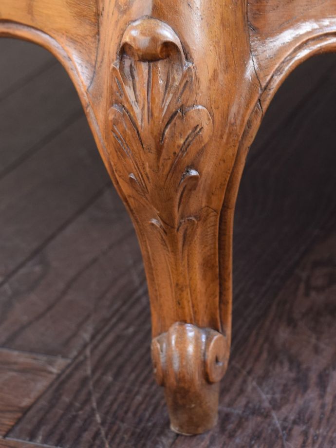 フランスらしい彫