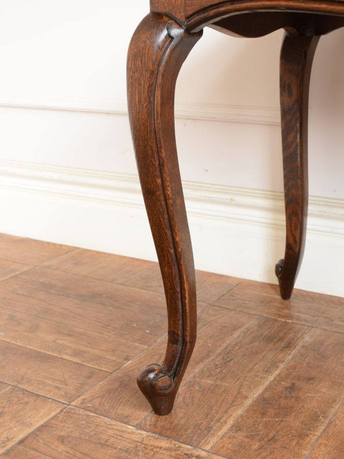 アンティークテーブルの脚