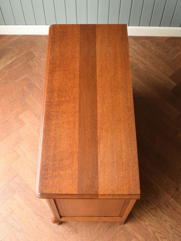 フランスのチェストの天板