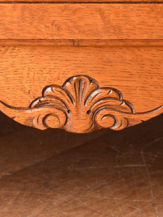 フランスらしい彫